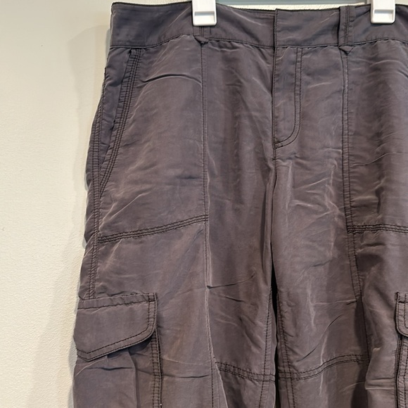Ann Taylor Loft Gray cargo joggers size 12 - Picture 3 of 9